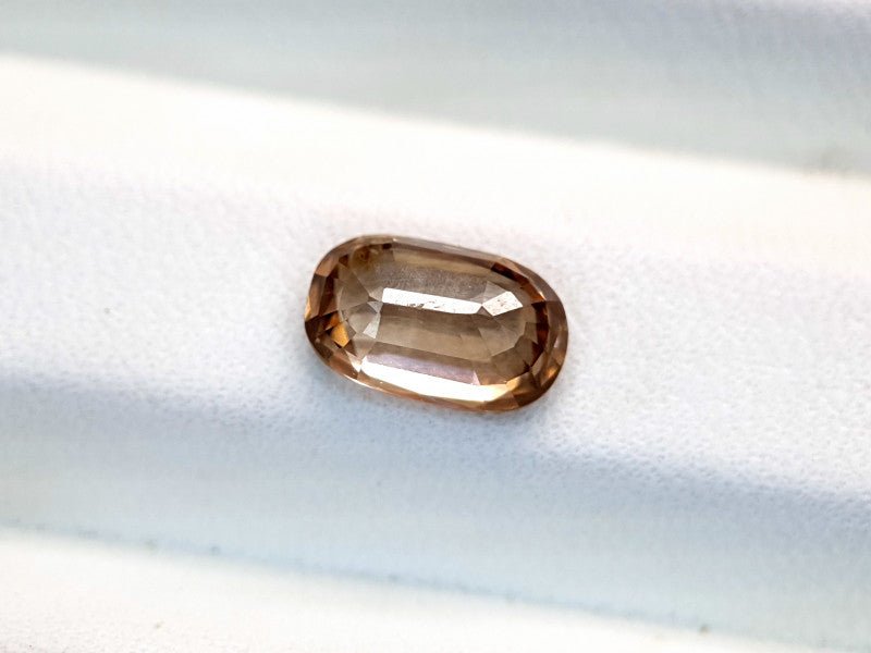 Natural Orange Zircon 2.60 ct – Oval Cut, Untreated