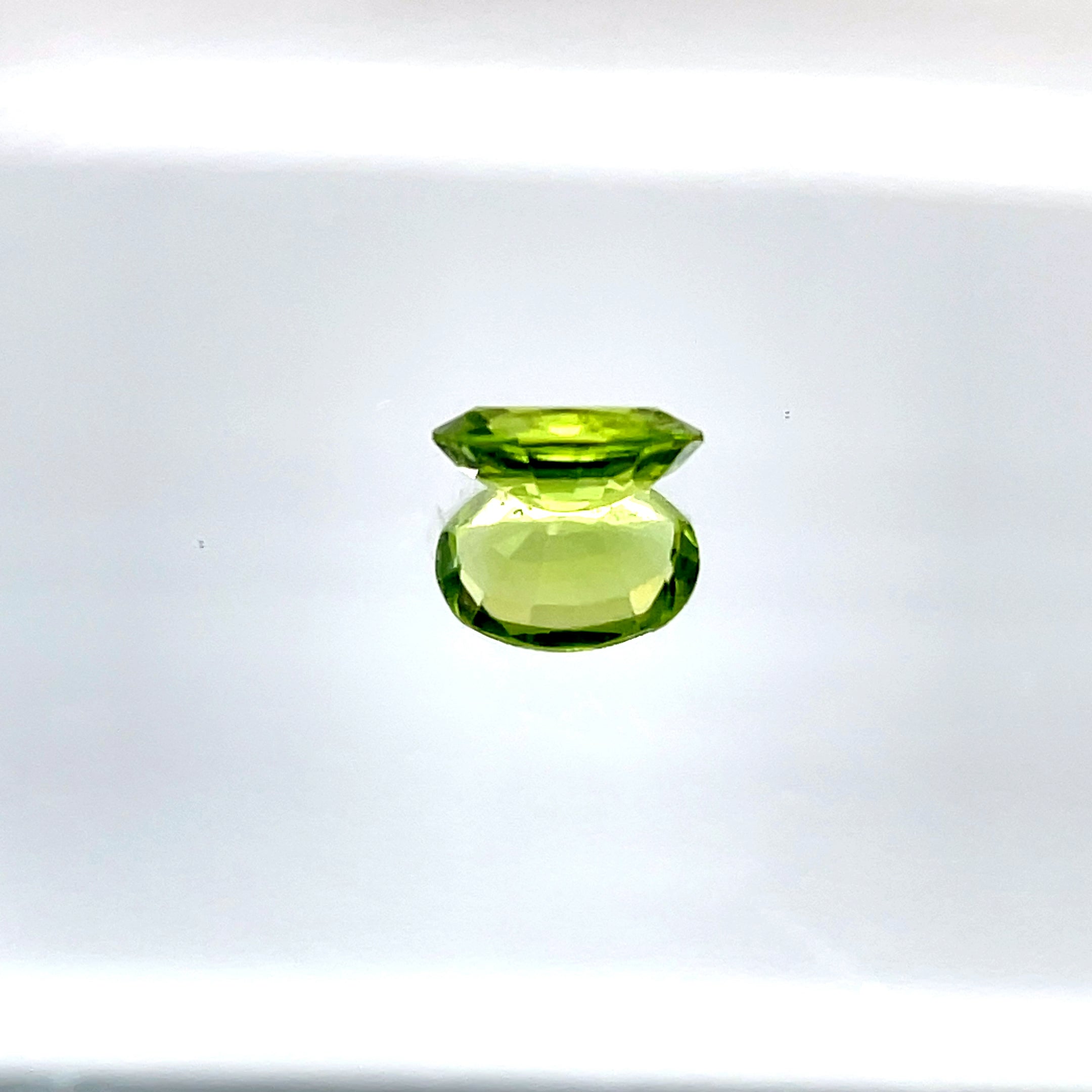 Natural Peridot 1.80 ct – Green, Oval Cut, Untreated