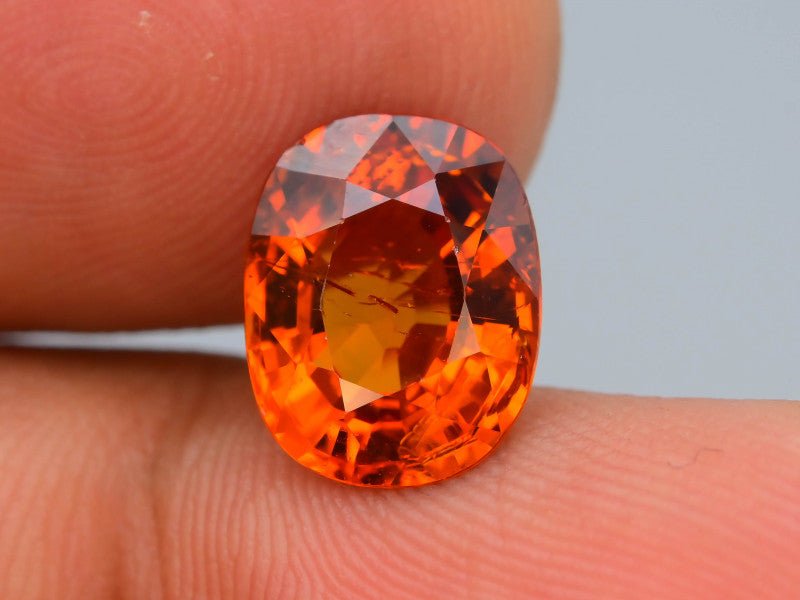 Natural Spessartite Garnet 4.60 ct – Oval Cut, Untreated