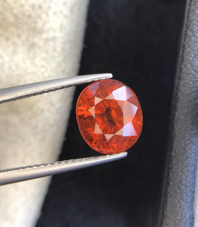 Natural Spessartite Garnet 4.80 ct – Oval Cut, Untreated