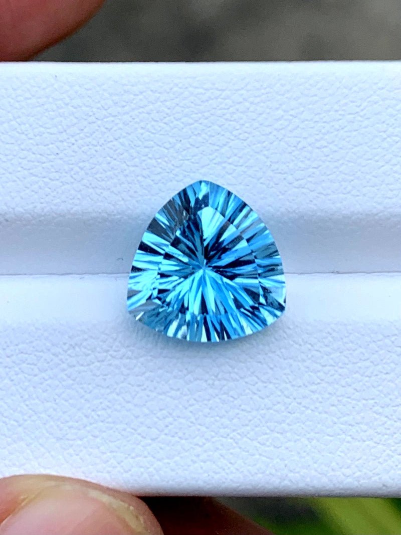 Natural Swiss Blue Topaz 4.03 ct – Trillion Cut, Irradiated