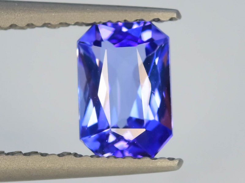 Natural Tanzanite 0.90 ct – Emerald Cut, Heated