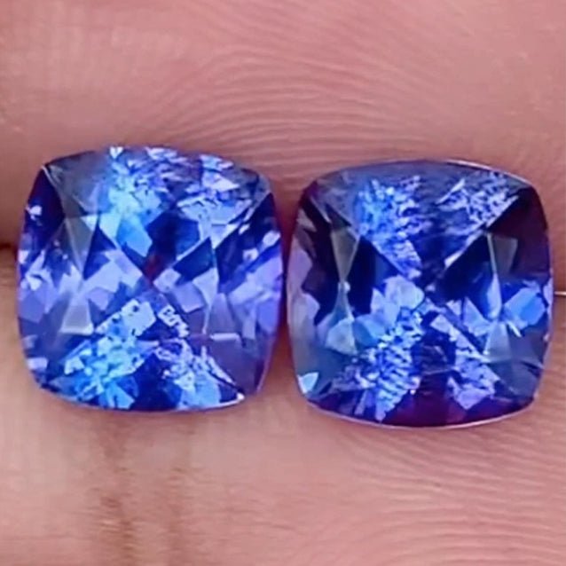 Natural Tanzanite Pair 4.75 ct – Cushion Cut, Heated, ČGL Certified