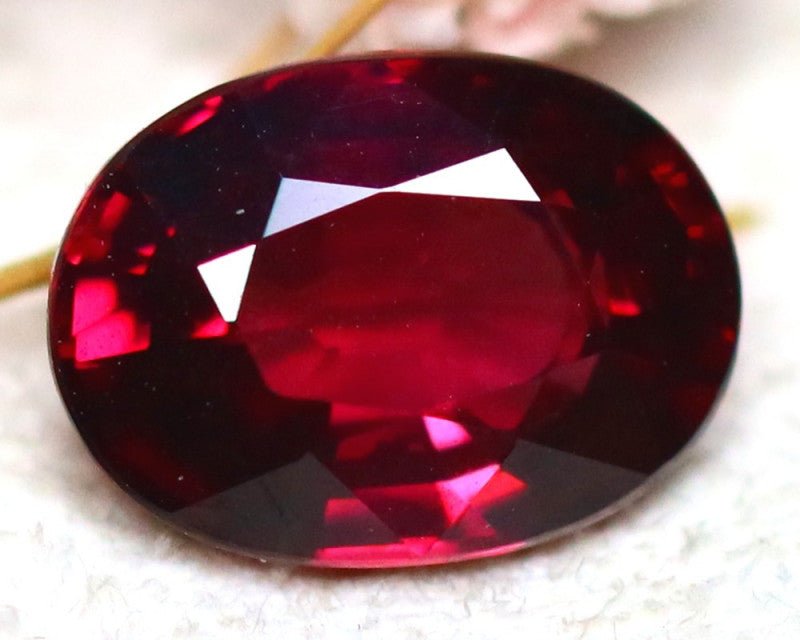 Natural Umbalite Garnet 2.16 ct – Oval Cut, Untreated
