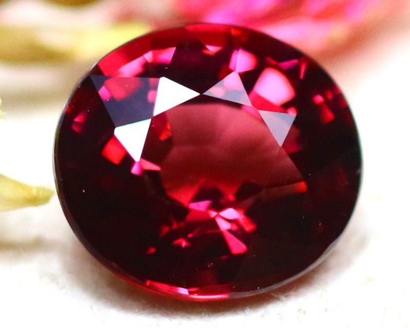 Natural Umbalite Garnet 2.28 ct – Oval Cut, Untreated