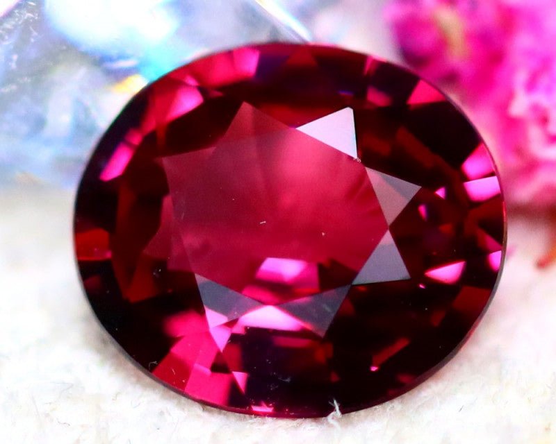 Natural Umbalite Garnet 2.46 ct – Oval Cut, Untreated