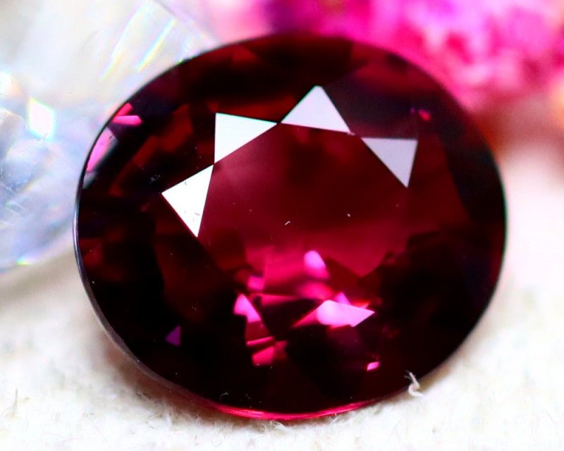 Natural Umbalite Garnet 2.46 ct – Oval Cut, Untreated