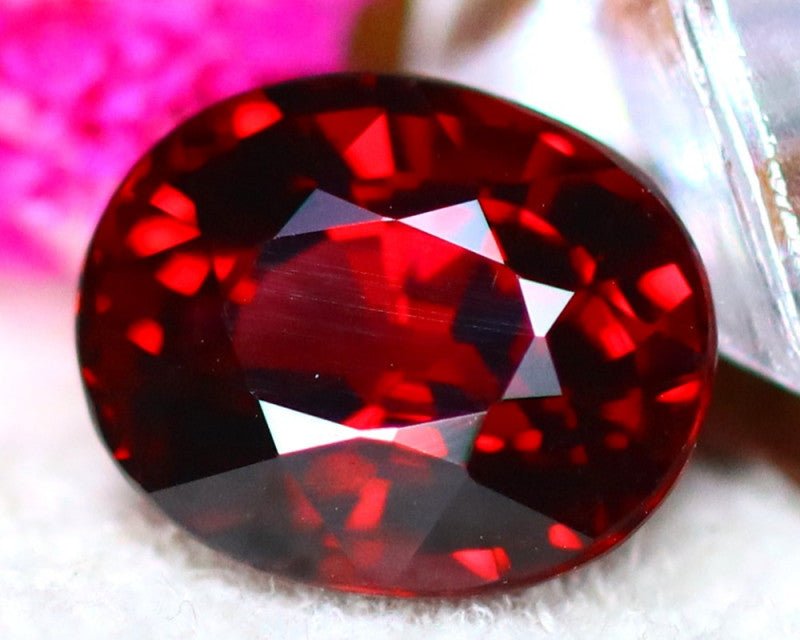 Natural Umbalite Garnet 2.66 ct – Oval Cut, Untreated