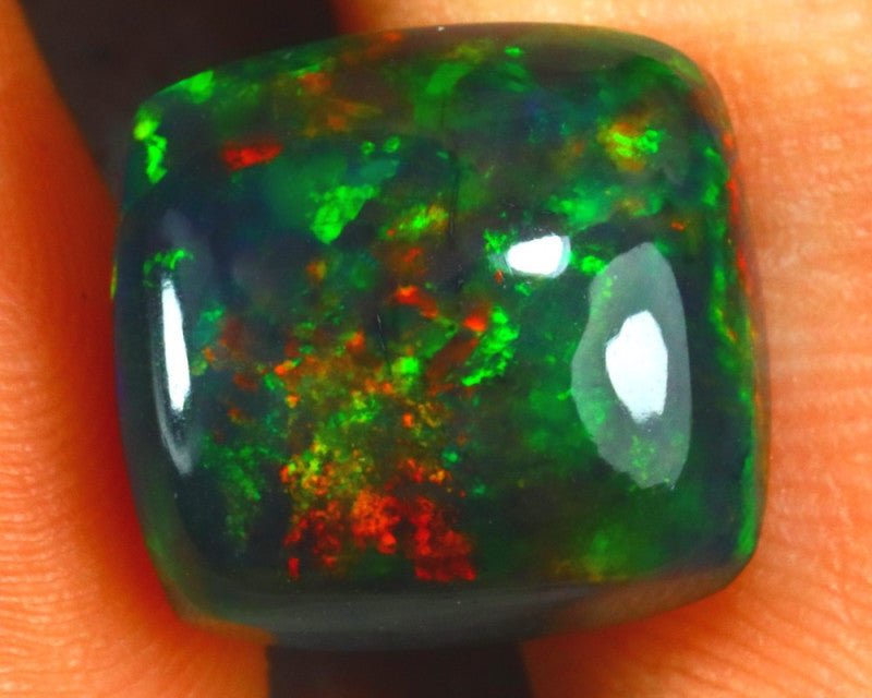 Natural Welo Opal 4.27 ct – Cabochon, Smoked