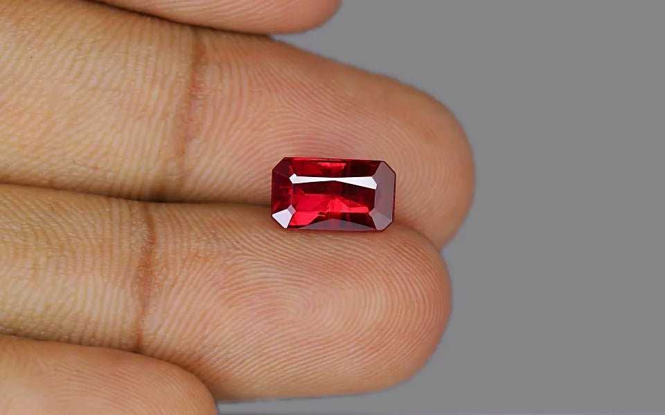 Pigeon Blood Burma Ruby - 3.07 ct