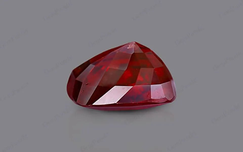 Pigeon Blood Mozambique Ruby - 3.94 ct