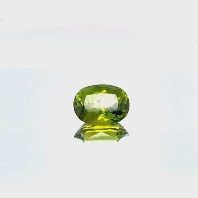 Natural peridot - 6,80 ct, green, oval cut, untreated