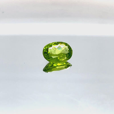 Natural peridot 3,20 ct square cut untreated