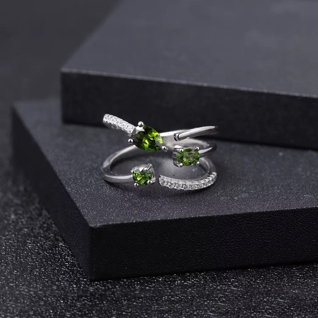 Silver 0.87 ct Chrome Diopside Resizable Ring