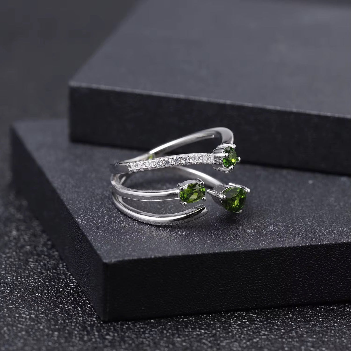 Silver 0.87 ct Chrome Diopside Resizable Ring