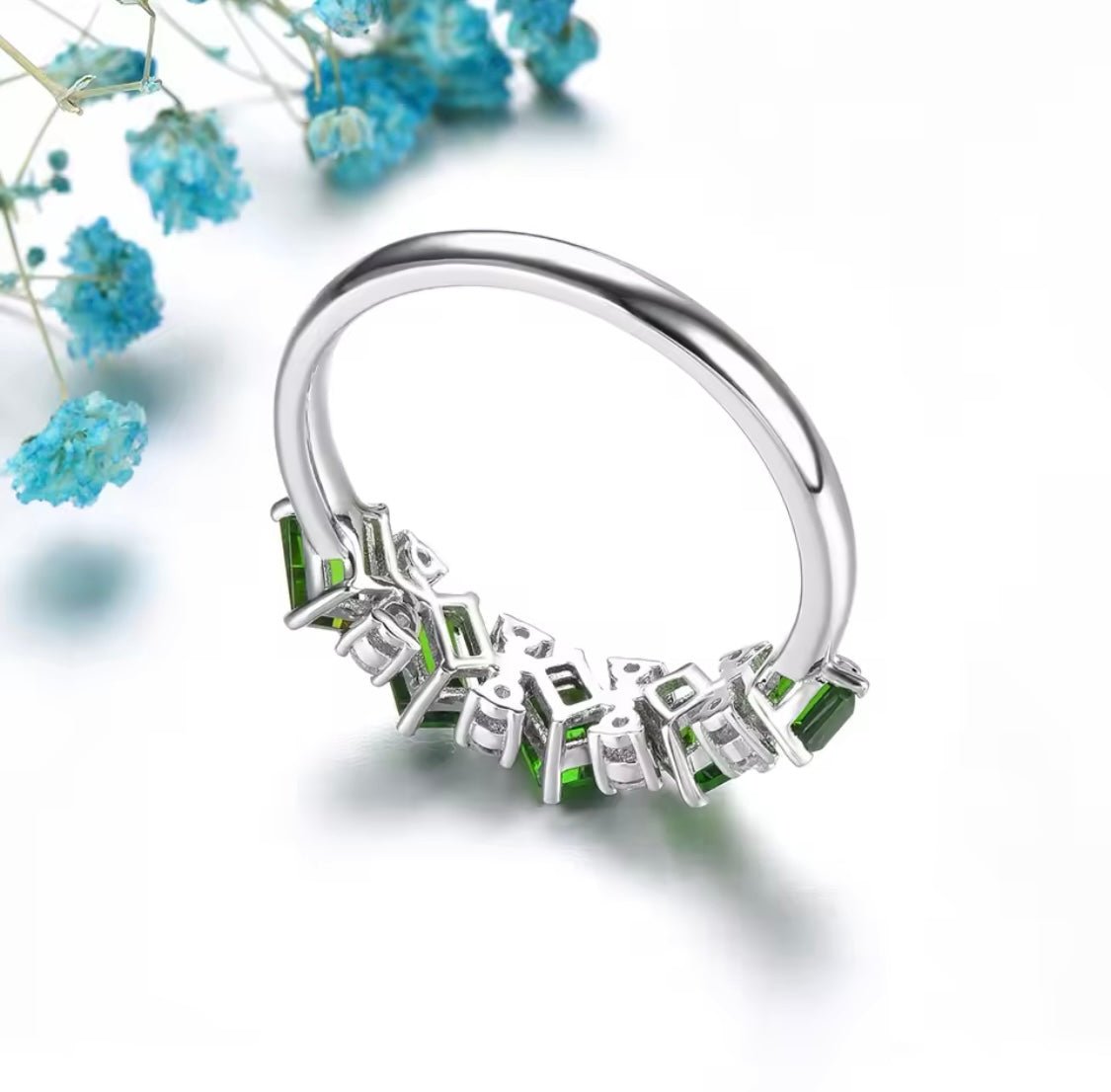 Silver 1.10 ct Chrome Diopside Ring