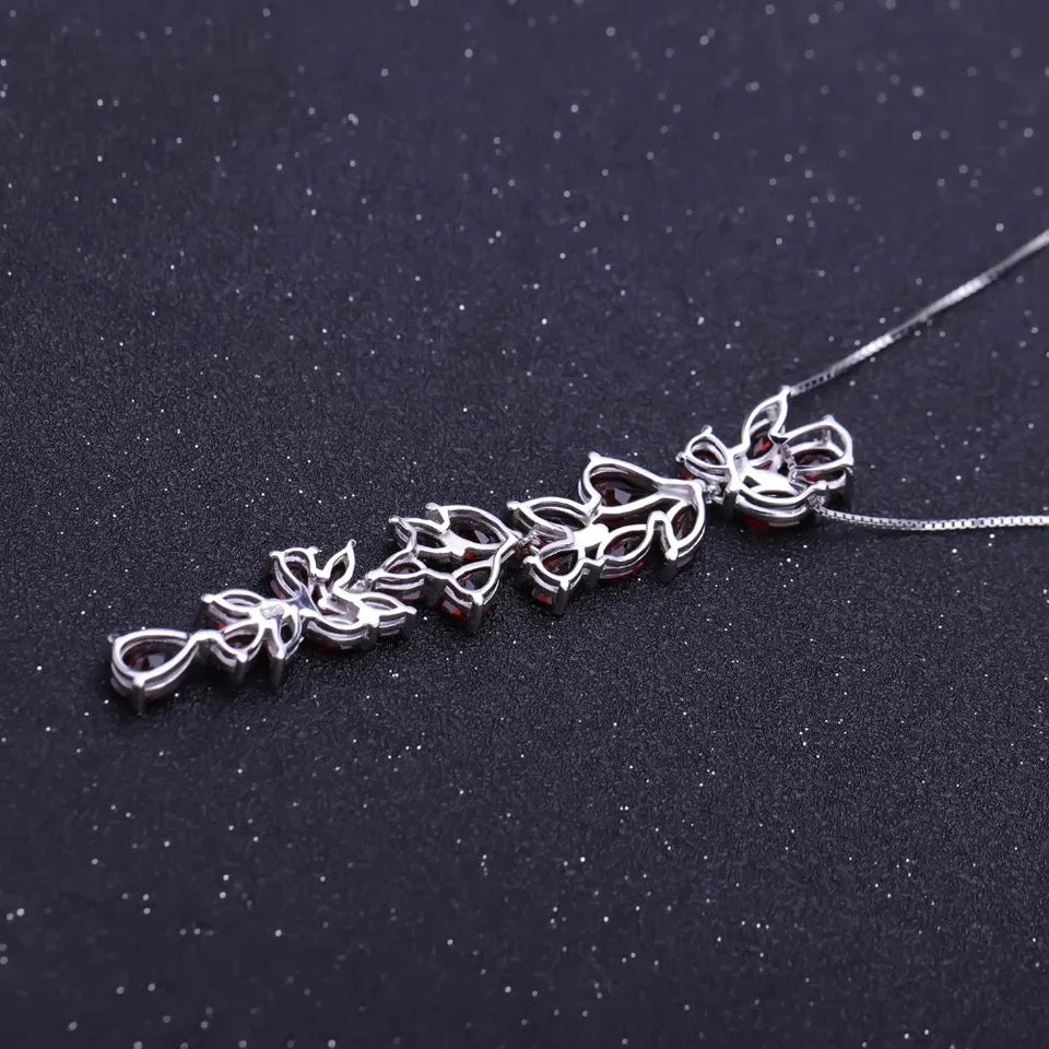 Silver 14.65 ct Garnet Pendant