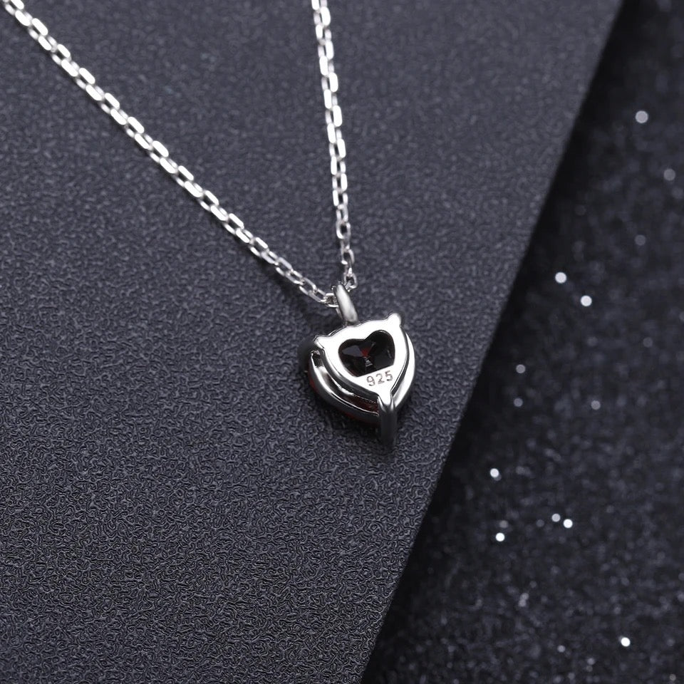 Silver 1.47 ct Garnet Pendant