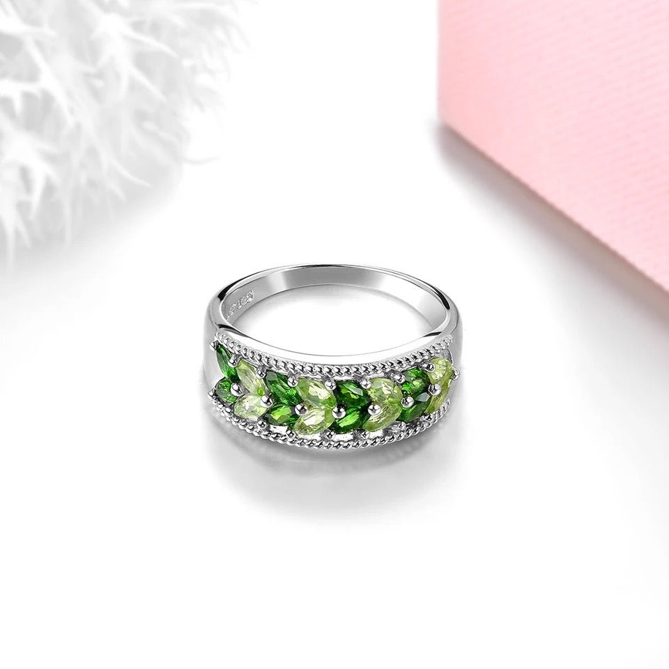 Silver 1.50 ct Peridot / Chrome Diopside Ring