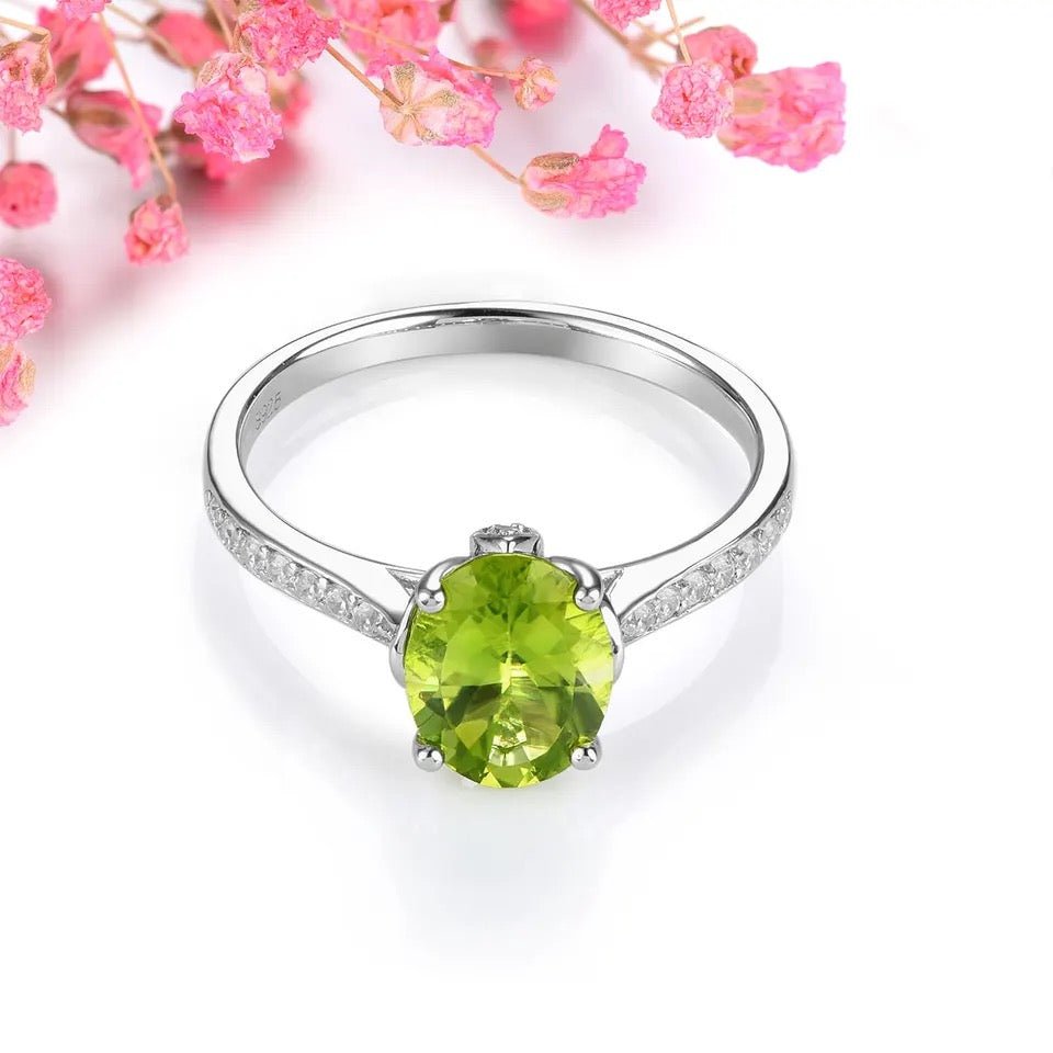 Silver 1.80 ct Peridot Ring