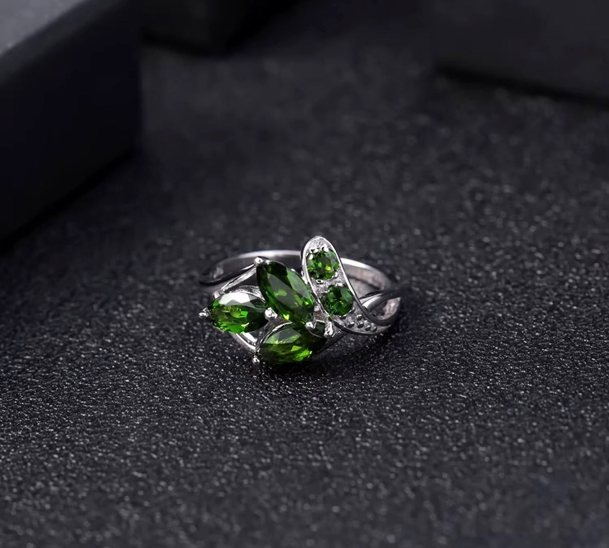 Silver 2.15 ct Chrome Diopside Ring