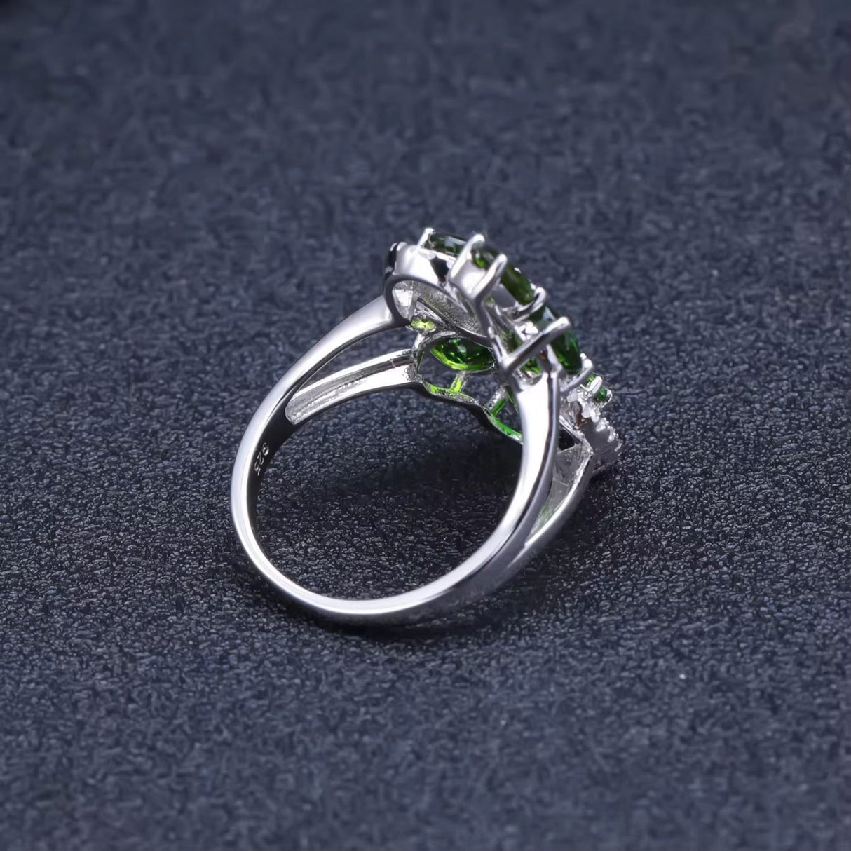 Silver 4.38 ct Chrome Diopside Ring