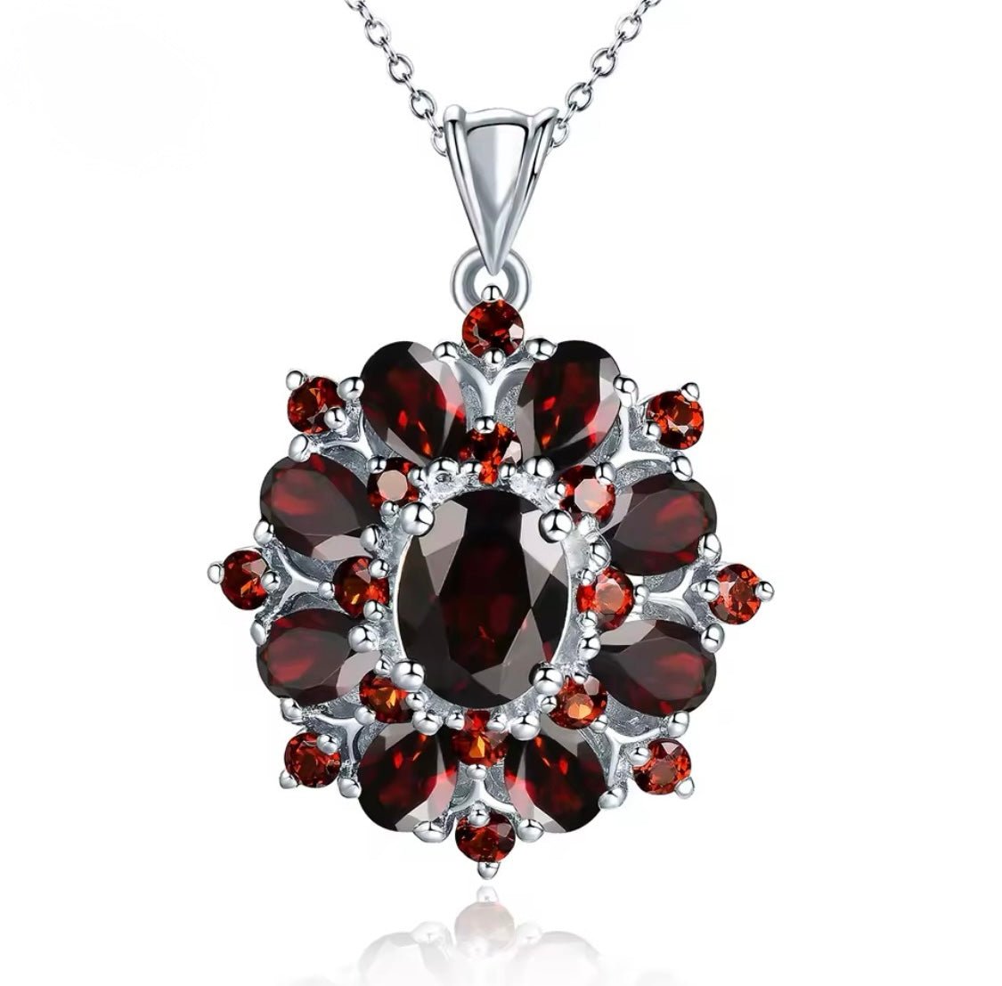 Silver 7.54 ct Garnet Pendant