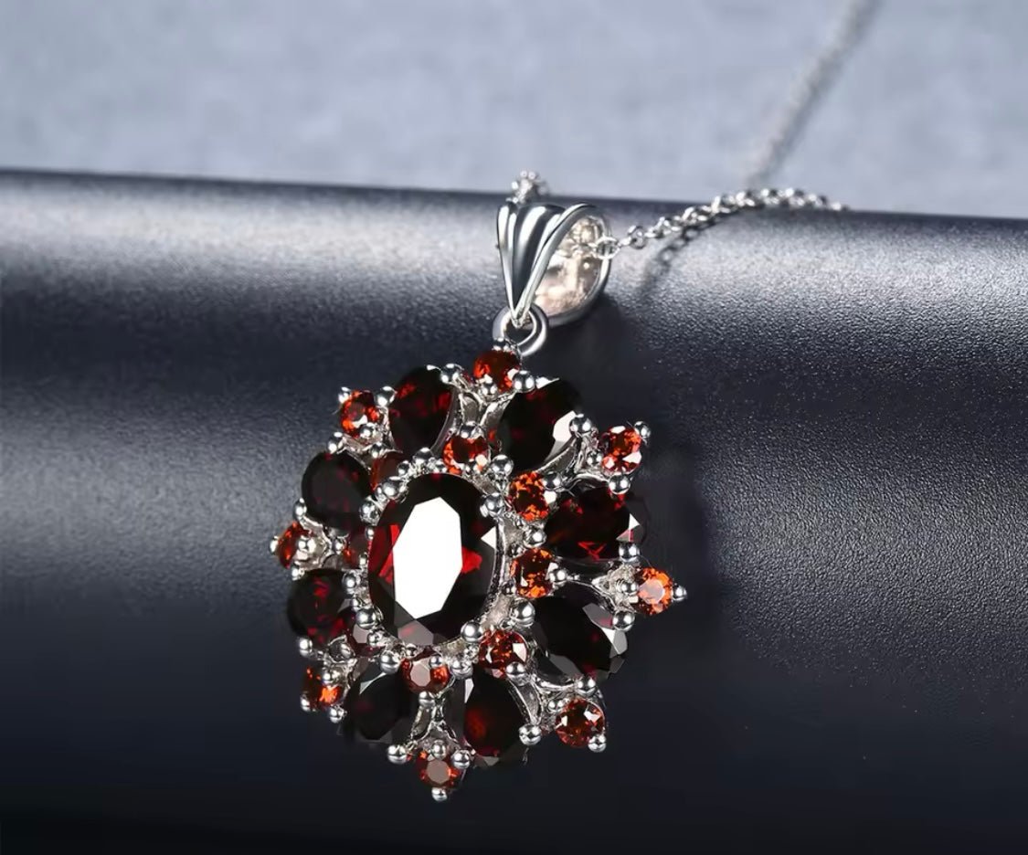 Silver 7.54 ct Garnet Pendant