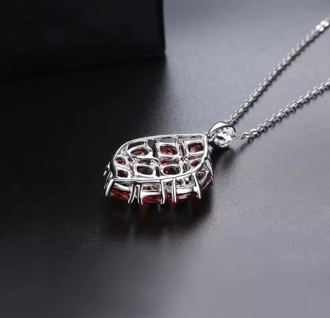 Silver 8.70 ct Garnet Pendant
