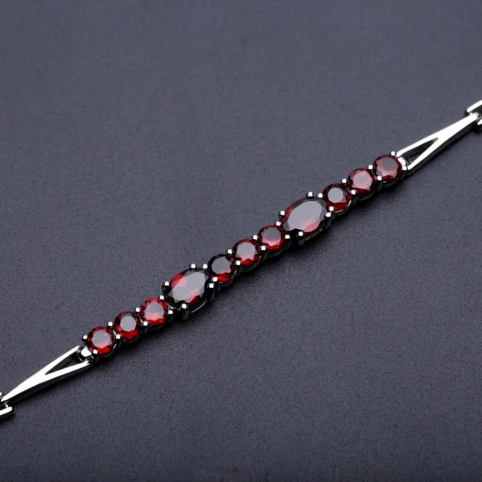 Silver Bracelet with Natural Garnet 5.33 ct – Oval Cut