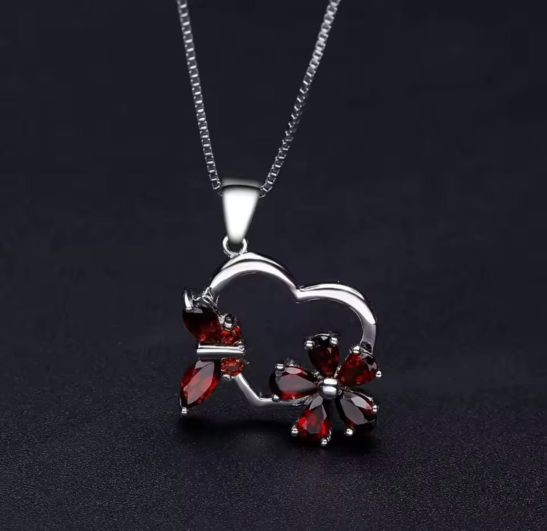 Silver Garnet 2.22 ct Pendant