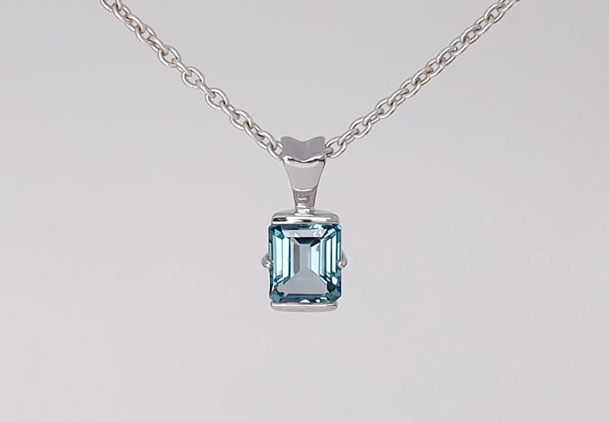 Silver Pendant with London Blue Topaz 7.20 ct