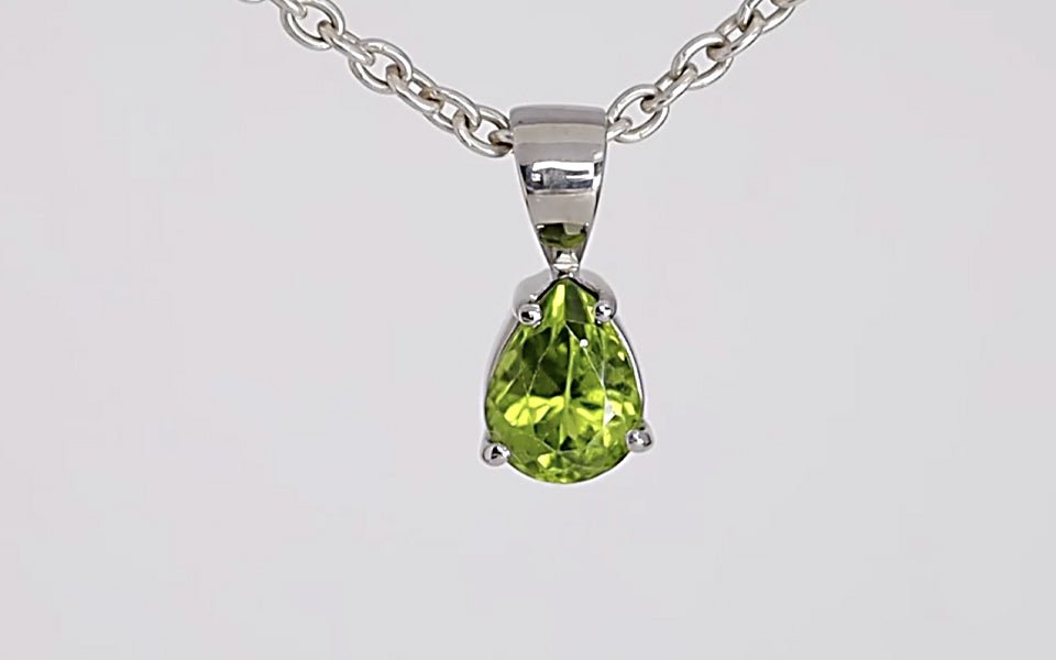 Silver Pendant with Peridot 4.17 ct