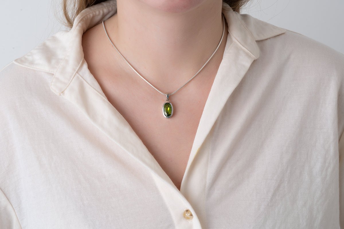 Silver Pendant with Peridot 5.34 ct