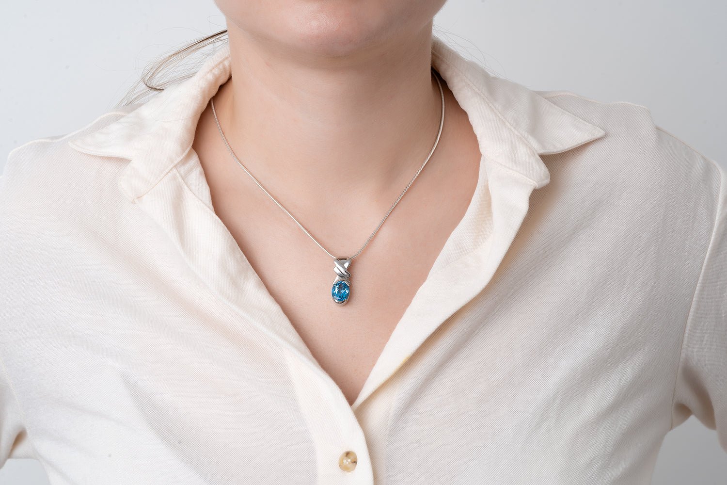 Silver Pendant with Swiss Blue Topaz 4.32 ct