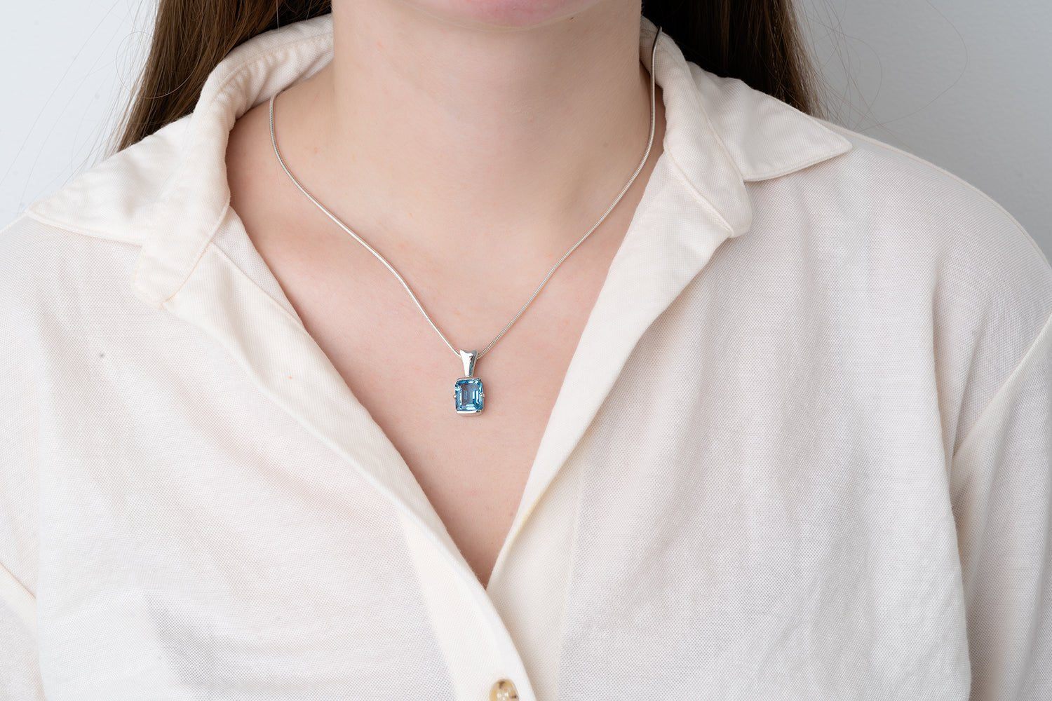 Silver Pendant with Swiss Blue Topaz 5.10 ct