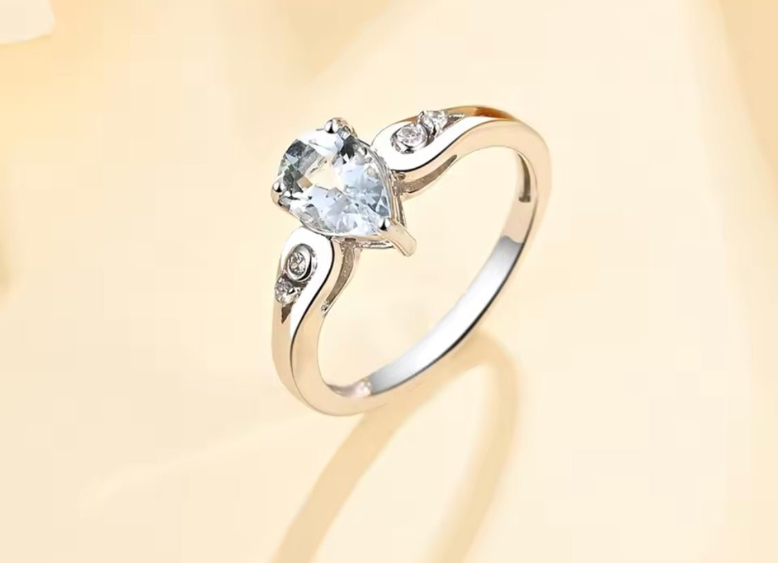 Silver Sky Blue Topaz 0.80 ct Ring