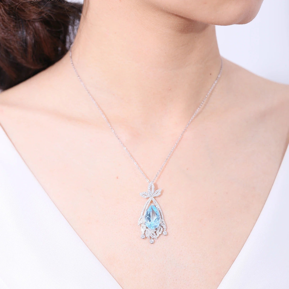 Silver Sky Blue Topaz Pendant with chain
