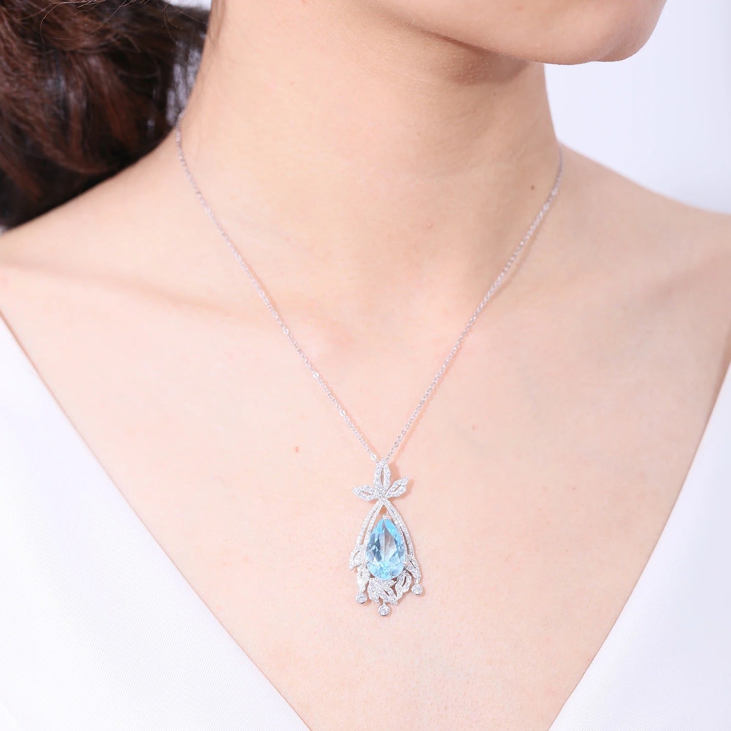 Silver Sky Blue Topaz Pendant with chain