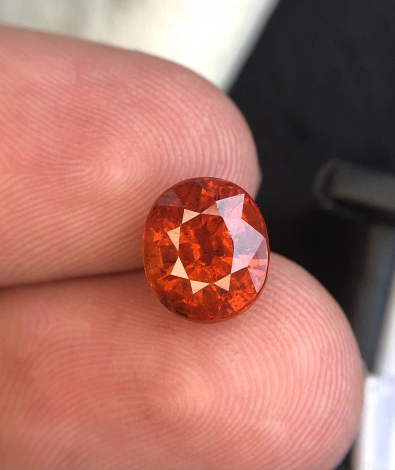 Spessartite Garnet 4.81 ct – Intense Orange, Oval Cut