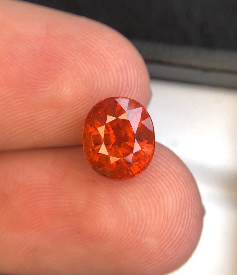 Spessartite Garnet 4.81 ct – Intense Orange, Oval Cut