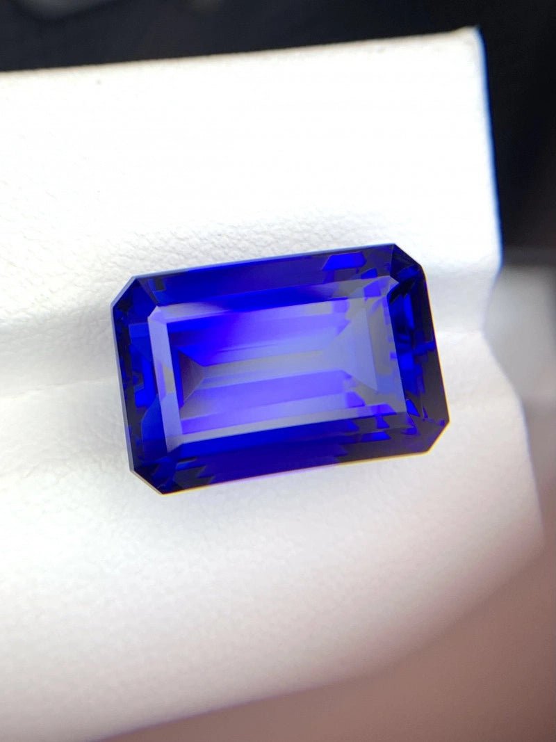 Tanzanite - 21.45 ct