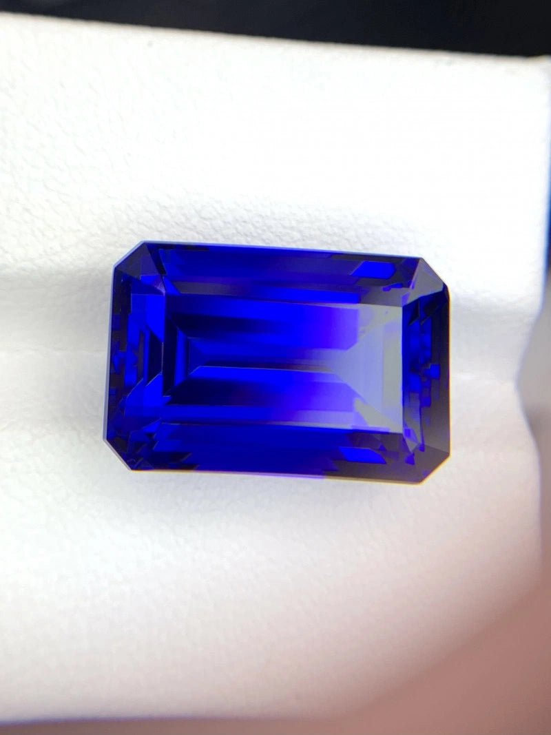 Tanzanite - 21.45 ct