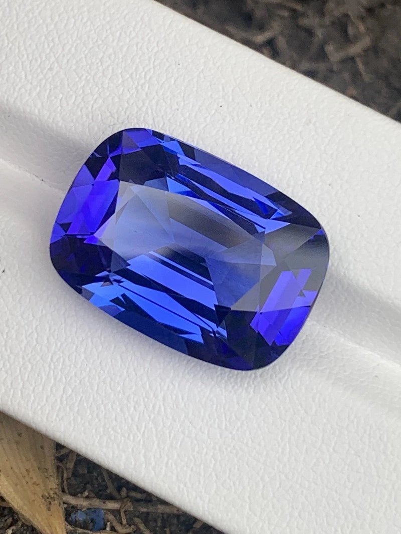 Tanzanite - 23.75 ct