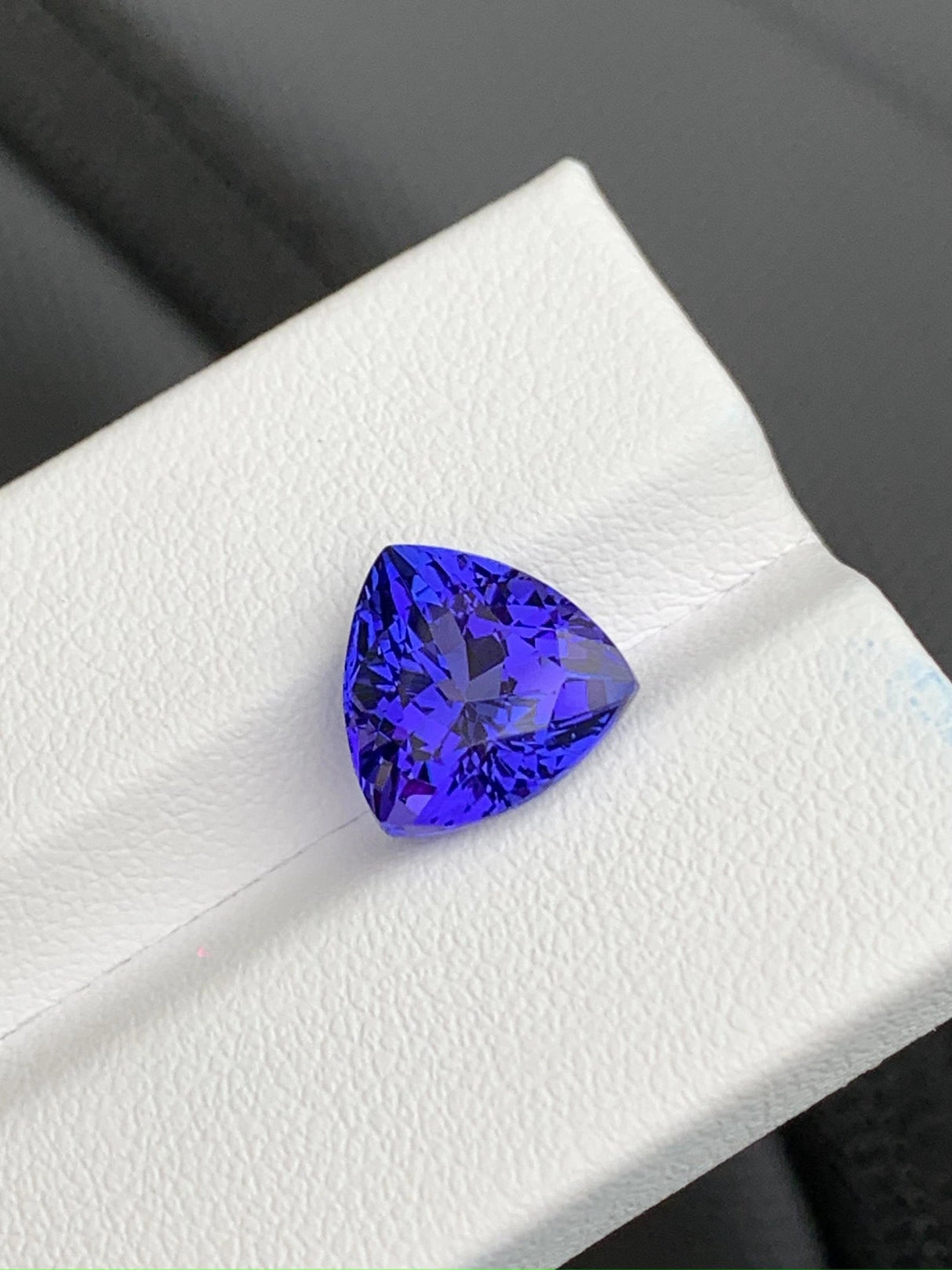 Tanzanite - 4.72 ct