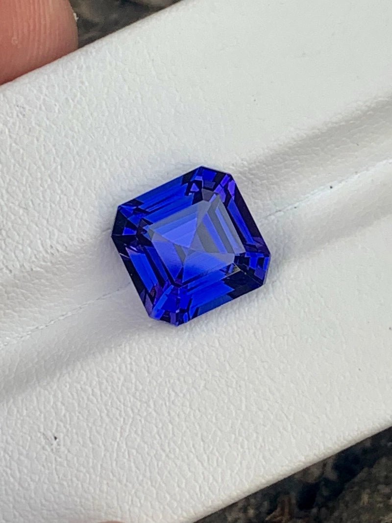 Tanzanite - 5.57 ct