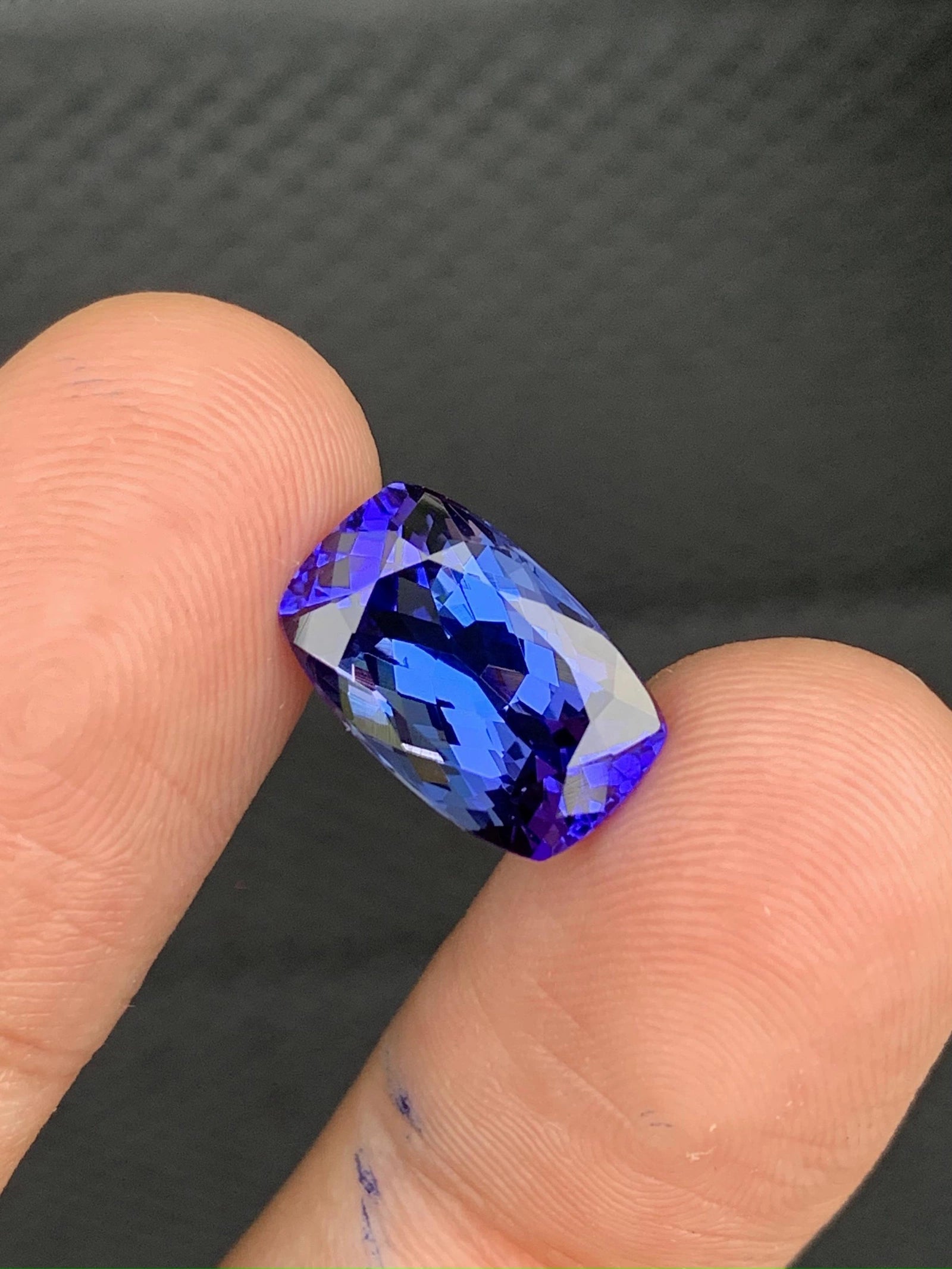 Tanzanite - 6.15 ct