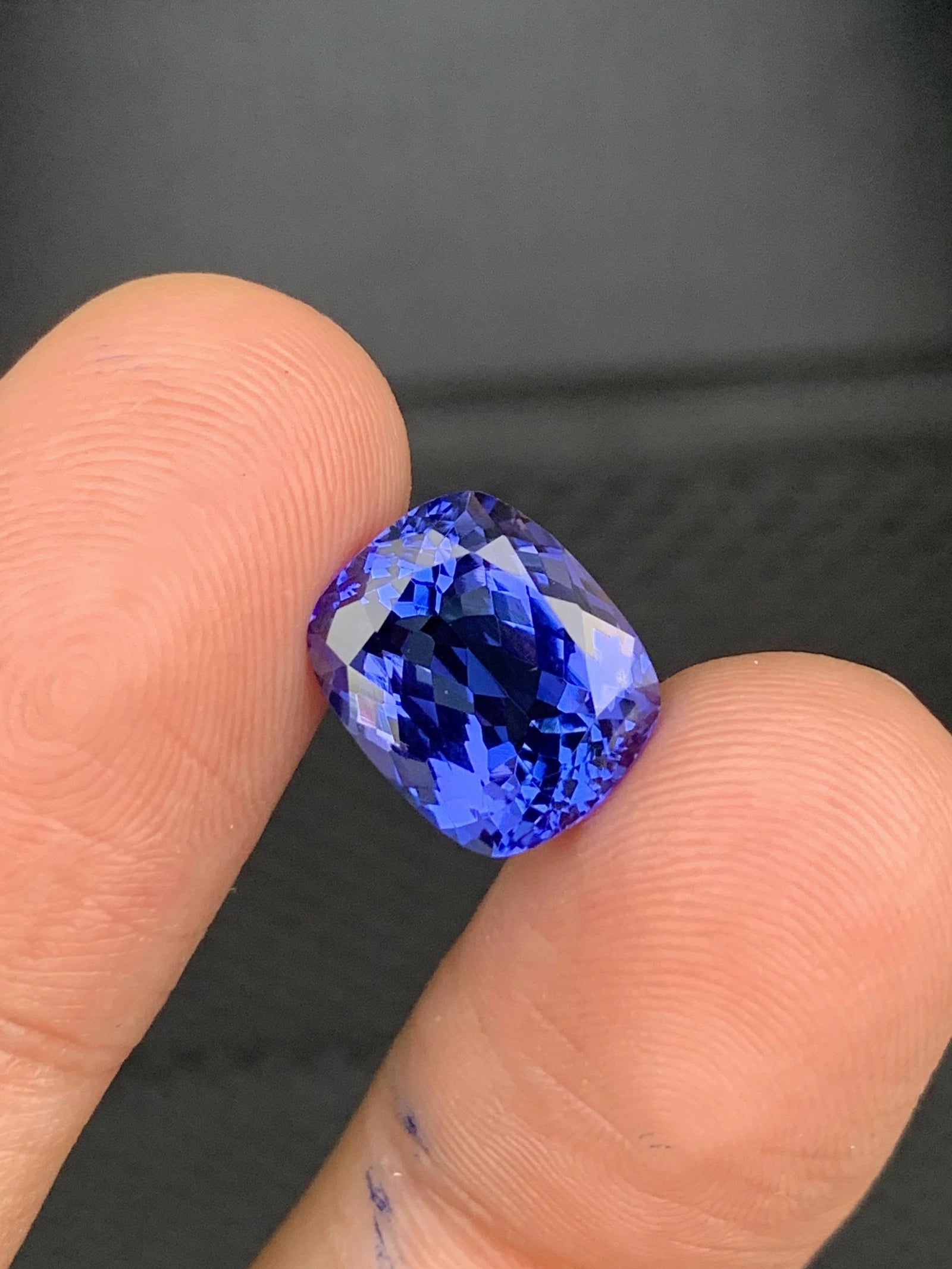 Tanzanite - 6.37 ct