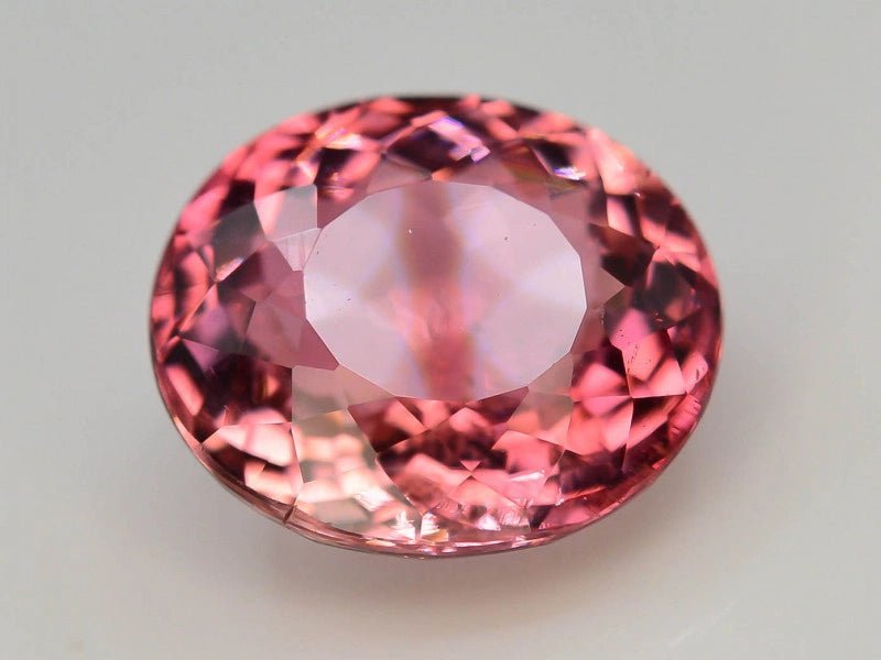 Tourmaline 4.71 ct – Top Pink Color, Oval Cut, ČGL Certified
