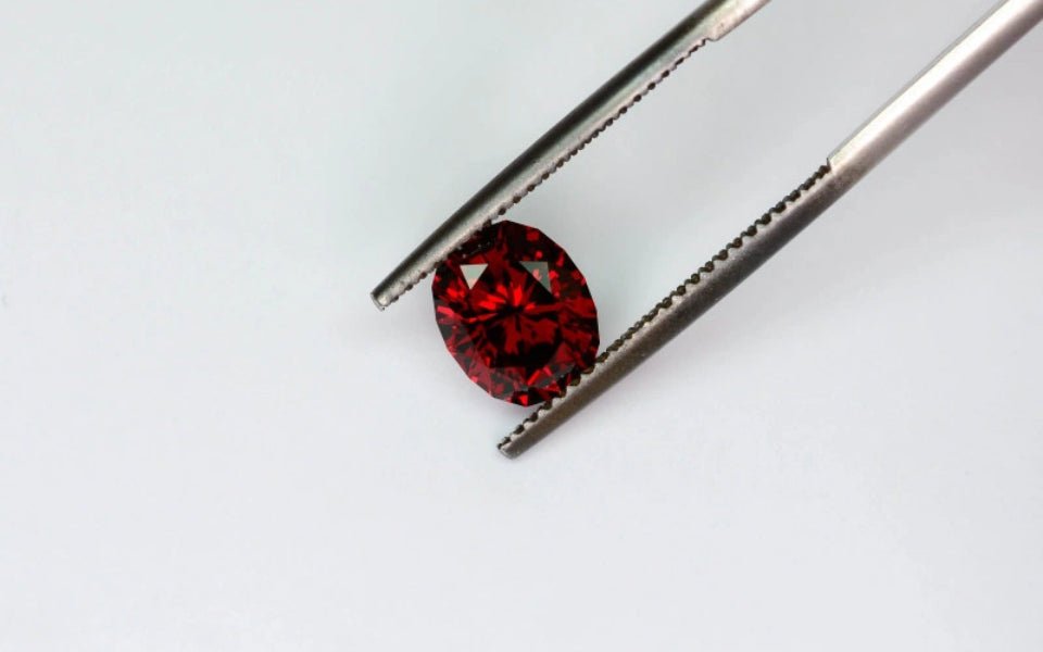 Umbalite Garnet 2.33 ct – Vivid Red, Oval Cut